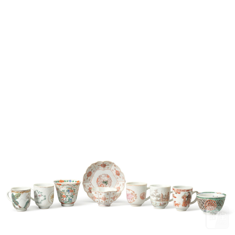 清康熙至乾隆 五彩茶盌兩件、礬紅描金盌及托及咖啡盃五件 | TWO FAMILLE VERTE TEA BOWLS, ONE GILT AND IRON RED TEABOWL AND SAUCER AND FIVE PORCELAIN COFFEE CUPS - 图3
